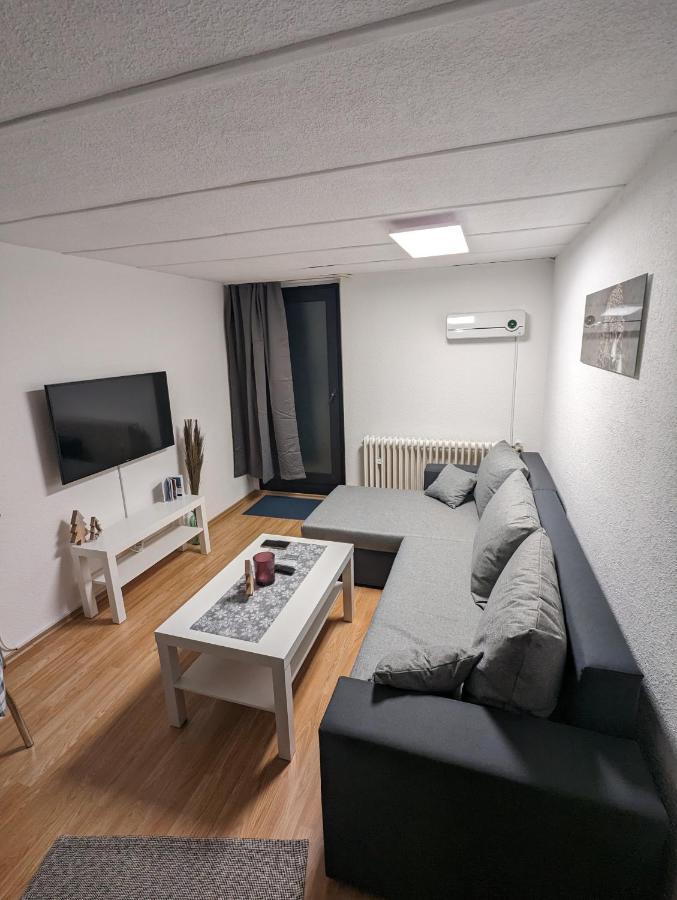 Direkt An Der S-Bahn Gelegenes Gemutliches Souterrain Apartment Mit Privatem Zugang 트로이스도르프 외부 사진
