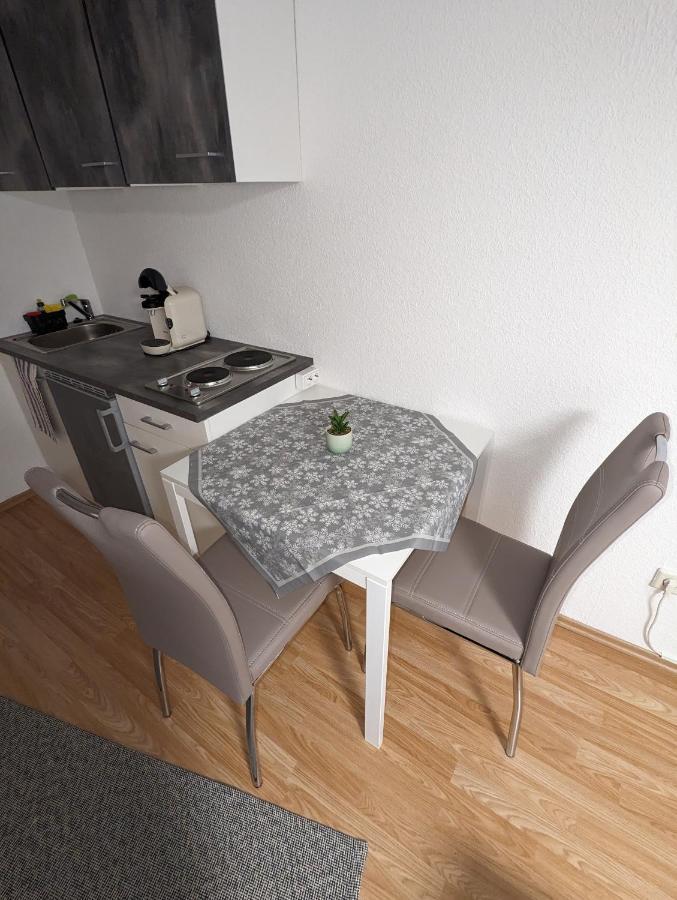 Direkt An Der S-Bahn Gelegenes Gemutliches Souterrain Apartment Mit Privatem Zugang 트로이스도르프 외부 사진